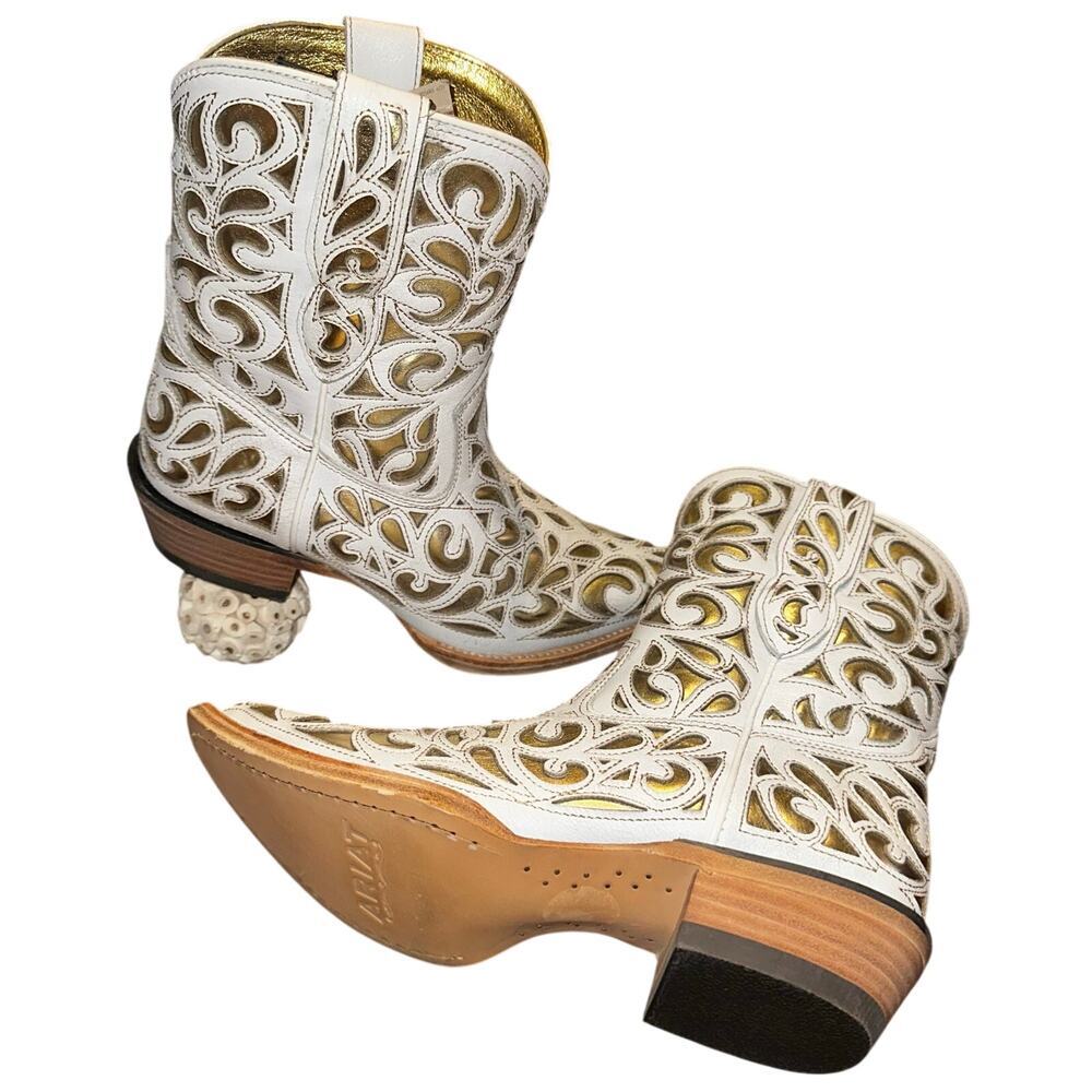 NWOB ARIAT WOMEN'S VALENTINA WESTERN BOOTIES - SNIP TOE Sz 7 - Picture 4 of 16